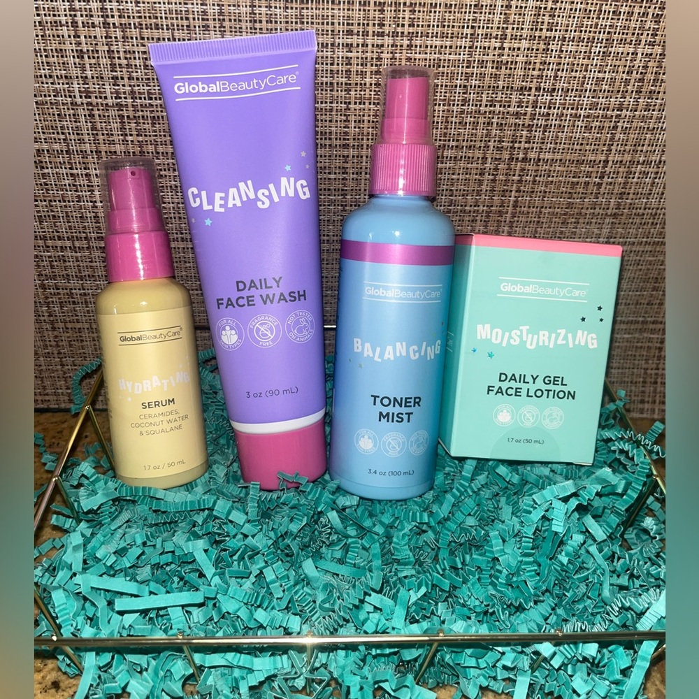 Global Beauty Care Skincare Set New Factory Sealed Gift or Keep!